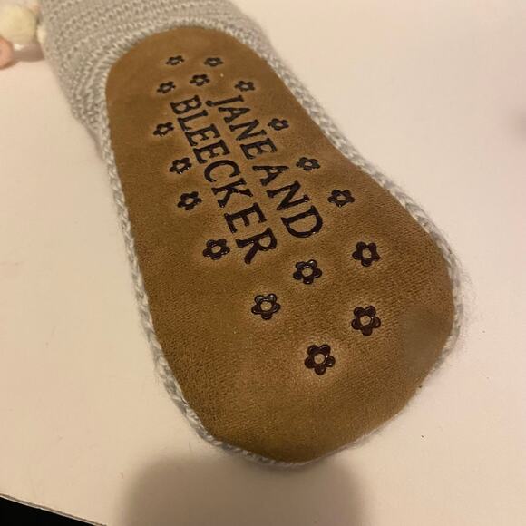Jane & Bleecker Socks Non Skid Sole M/L 8/9 NWT - Picture 2 of 5